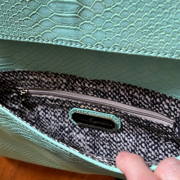 Super Cute Envelope Style Clutch or Purse Never Been Used - Picture 6 of 14